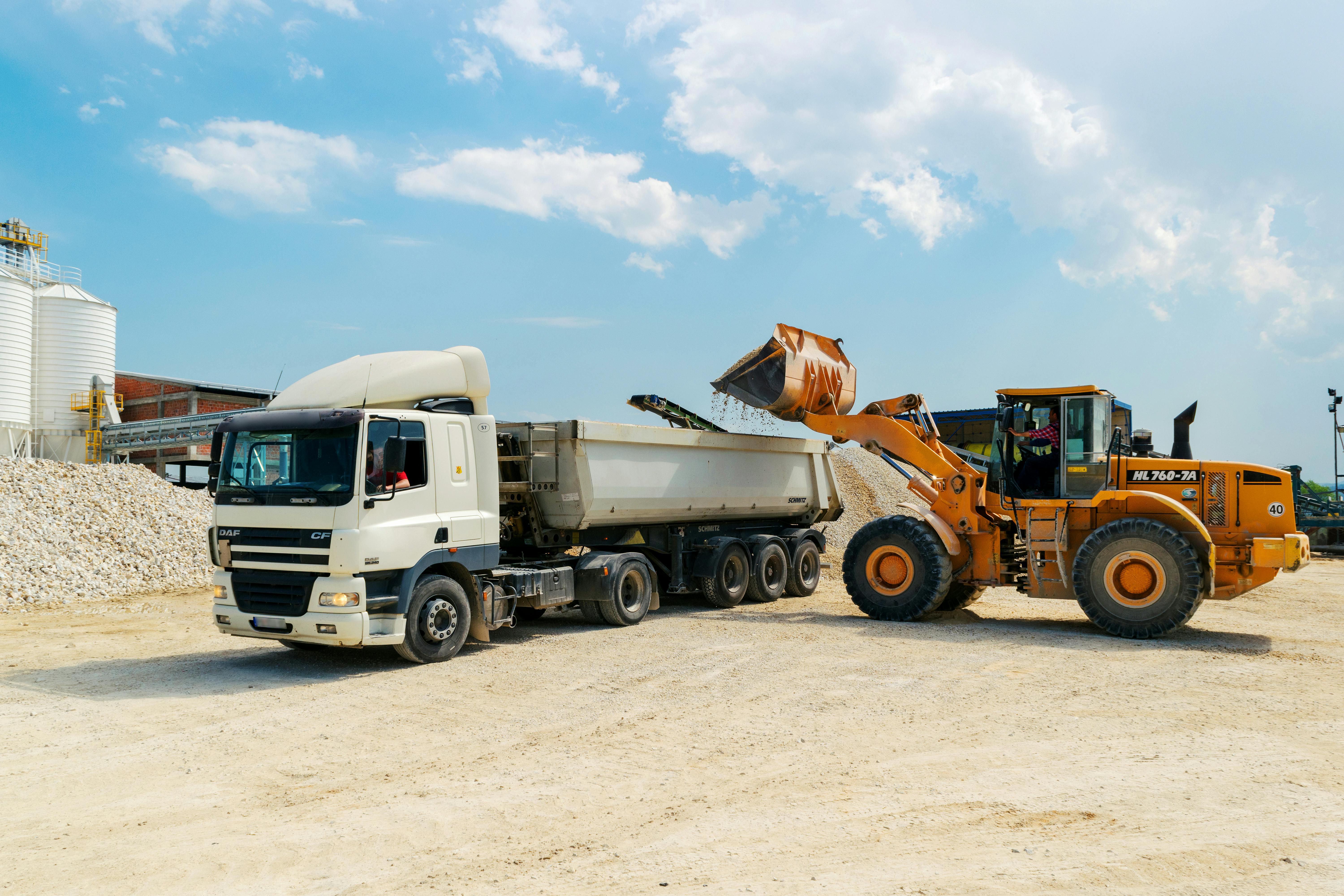 Equipos pesados en obra · operaciones Multisemar